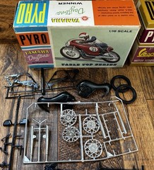 PYRO YAMAHA DAYTONA WINNER MOTORCYCLE & VESPA G.S. SPORT SCOOTER MODEL KITS 1/16