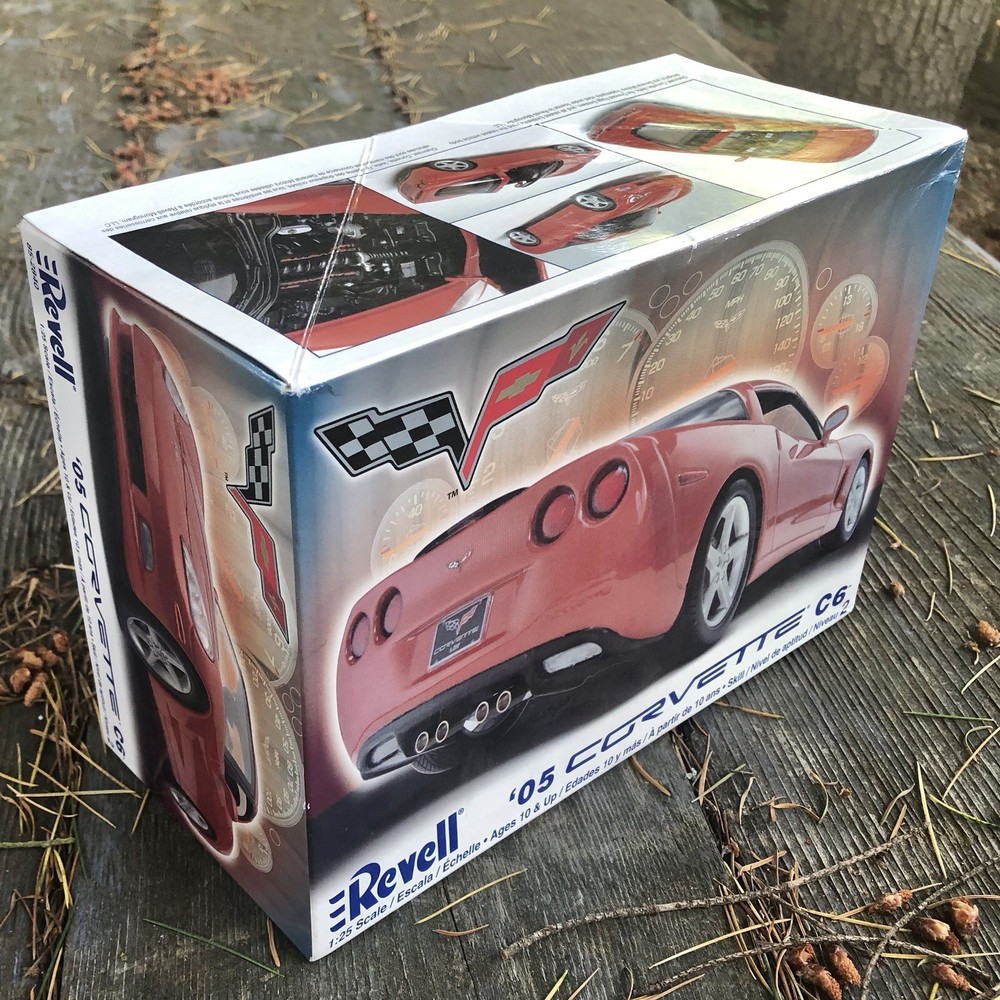 New/Old Stock Revell 2005 Corvette C6 Model Kit, 1:25 Scale