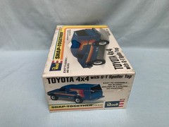 TOYOTA 4X4 PICKUP TRUCK WITH G-T SPOILER CAMPER TOP REVELL 1:25 AKA RUMBLE RIDER