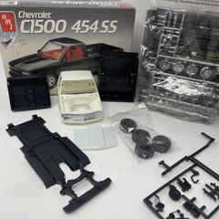 AMT ERTL # 6032 Chevrolet C 1500 454 SS PICKUP TRUCK1/25 Scale Open Unbuilt S8
