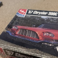 AMT ERTL ’57 Chrysler 300C 1/25 30046 Model Kit 1999 Factory Sealed