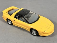 1/24 Scale 1993 Pontiac TRANS AM T-top 1/25 PROMO Model Car YELLOW Firebird AMT?