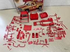 LOT OF 3 ORIGINAL MPC 1/25 SCALE 1980’S CHEVY 4 X 4 PICKUP MODEL KITS 3 TRUCKS