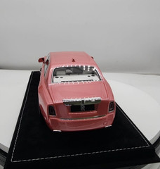1/18 Rolls-Royce Phantom Extended Wheelbase/ pink/ H&H