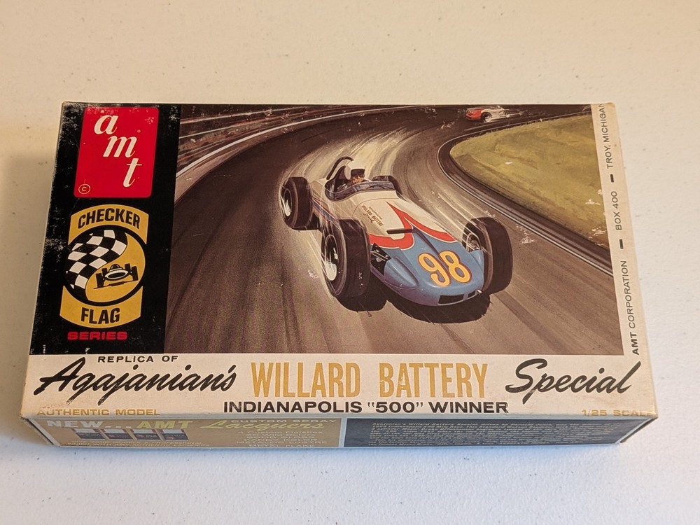 AMT Willard Battery Indy 500 Winner Indycar Race Car Plastic Model Kit