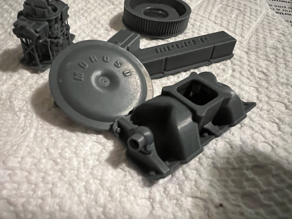 Single Carburetor Moroso Performance Package – Revell 1/12 Camaro Z/28