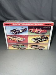 LINDBERG 1981 SNAP FIT CORVETTE STINGRAY 1/32 Pace Car Series Mispacked Error
