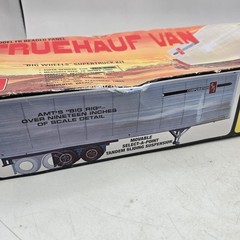 New AMT FRUEHAUF VAN Big Wheels Supertruck Kit FB Beaded Panel 1:25 19 In. Long