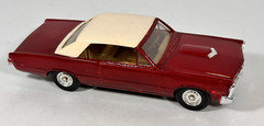 PONTIAC GTO 1965 Built Up Red and White Vintage Assembled Model Car 1:25 Scale