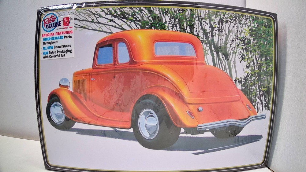 AMT 1384 1/25 Ford 5 Window Coupe Street Rod
