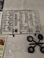 Revell 1970 Plymouth Roadrunner 1:24 Scale Plastic Model Kit – White 852980 NOB