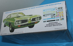 1970 Dodge Coronet SUPER BEE 1:25 scale model kit MPC Round2 #985 SEALED 2023
