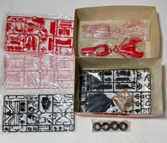 TAMIYA 20049 1/20 Scale FERRARI F1-2000 (FULL-VIEW)