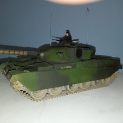 British Chieftain Mk5 Main Battle Tank scale model