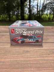 AMT ERTL Richard Petty #43 STP Grand Prix 1/25 Scale Model Kit #6728 New Sealed