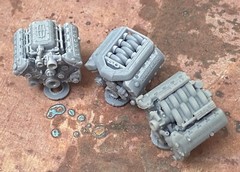 1:24 Scale: Ford Engine Pack; 3 Engines: Coyote 5.0, GT350 VooDoo;Custom Lincoln