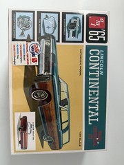 AMT ’65 Lincoln Continental Wagon 1:25 Model Kit Pad-Printed Tires Retro