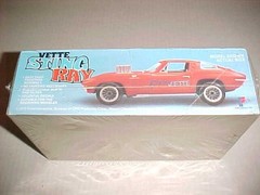 Vintage 1/32 Vette Stingray Snap Model Kit Red White & Blue #1-3213 MPC NEW