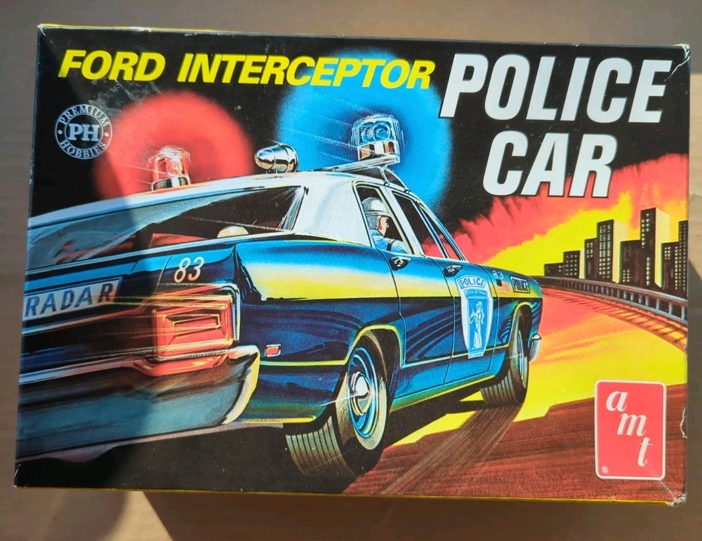 AMT 1/25 1970 Ford Galaxie Interceptor Police Car Sealed Parts PH