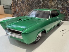 REVELL 1/25 1965 BUICK RIVIERA CUSTOM CRUISIN USA SERIES BUILT