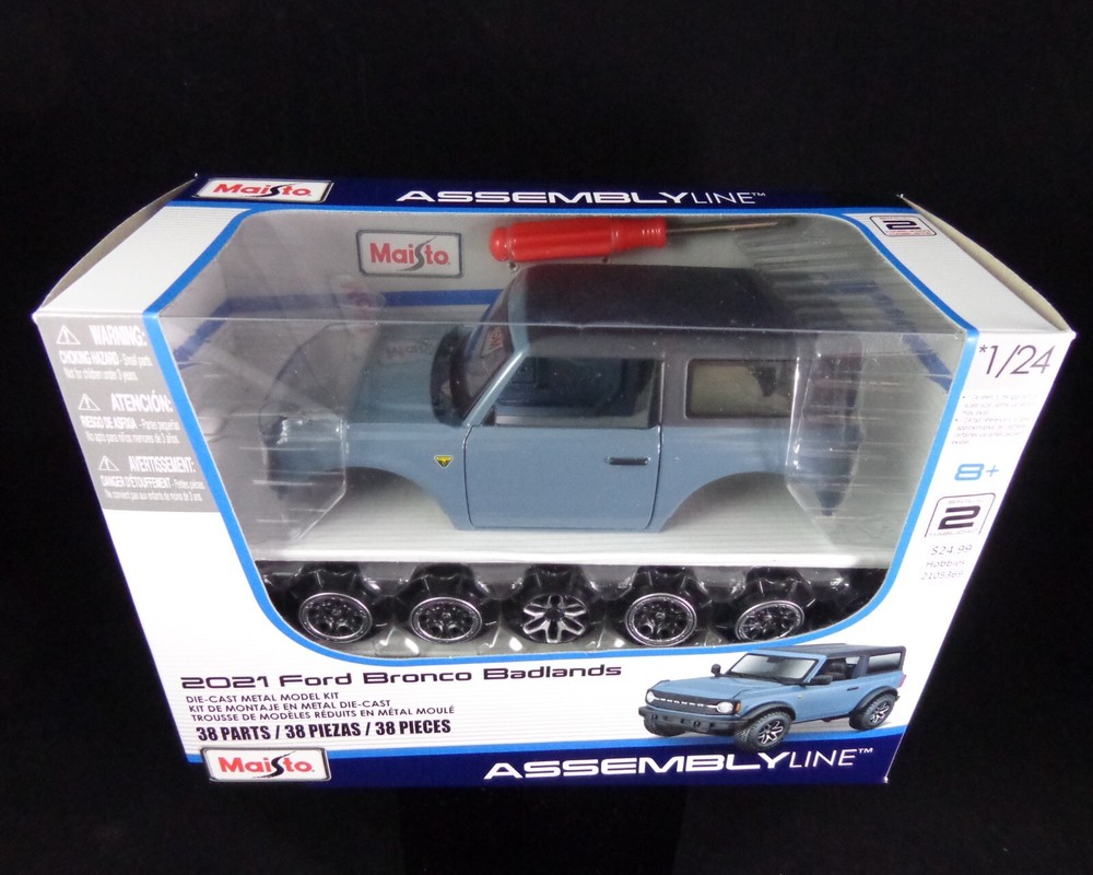Maisto Ford Bronco Badlands 1/24 Scale Die Cast Metal Model Car Kit