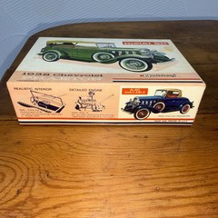 Hubley Metal Kit ~ 1932 Chevrolet Phaeton ~ in box USA Unassembled No. 4865