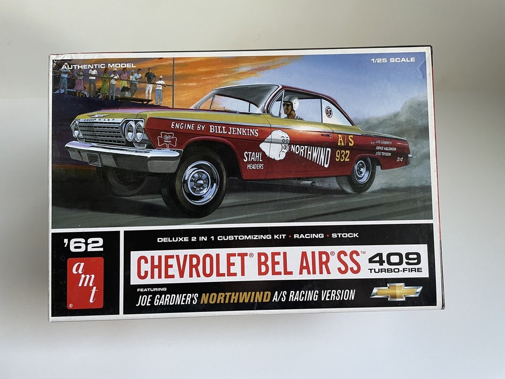 AMT ‘62 Chevrolet Bel Air SS 409 1/25 Model Kit Open Box Sealed Parts (S4)