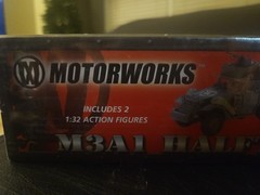 2003 Motorworks Ultimate Soldier 32x 1:32 M3A1 Halftrack Model Kit 21st Century