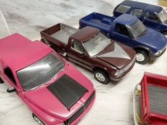Model Junkyard/parts Plastic Truck Lot Of 9 Ford,chevy,,dodge Pickups