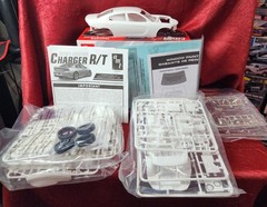 AMT 2021 Dodge Charger R/T 1:25 Scale Plastic Model Car Kit 1323 Open Box