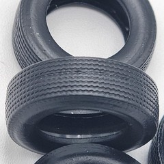 Revell 1/25 85 Oldsmobile 442/FE3-X 85-4446 Parts Rubber Tires
