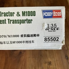 HobbyBoss 85502 M1070 1/35 Scale Truck HET M1000 Semi-Trailer Car Kit With Bonus