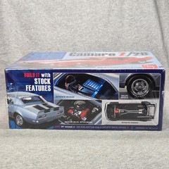 AMT 1/25 1968 Chevorlet Camaro Z/28 Model Kit 2 in 1 Stock or Street Machine