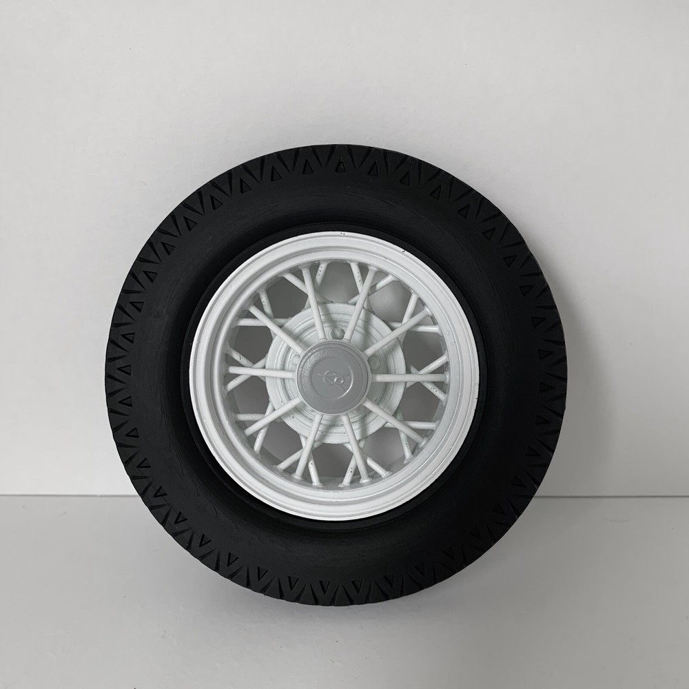 1:8 Set Of Four 19” Traditional Wire Wheel and Tires. V8 Logo Caps Included