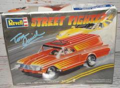 Revell Tom Daniel Street Fighter Two #85-2597 Model Kit Sealed lv2 Crushed box