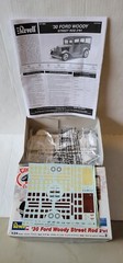 ’30 Ford Woody Street Rod 2 in 1 Kit 1:24 scale MODEL KIT