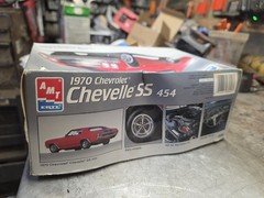AMT Ertl 1970 Chevrolet Chevelle SS 454 Model Kit  1/25 Scale