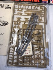 ESCI British Tank mk. II Valentine Set 1:72 HO/OO Plastic Model Kit 8050 Open
