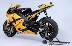 PLATZ BEEMAX 1/12 YAMAHA YZR-M1 2007 Plastic Model Kit BX13002