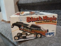 MPC 1-0772 BLACK MAGIC VEGA FUNNY CAR 1/25 SCALE Model Kit RARE ***READ***