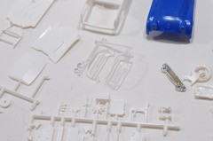 MPC TRIUMPH TR-4 SCALE 1:32 PLASTIC MODEL KIT 2-1016