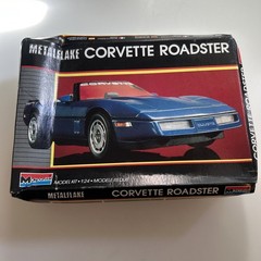 Monogram Metal Flake Chevrolet Corvette Roadster (1:24) Model Kit #2742 za9