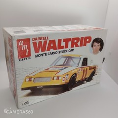 AMT Ertl 1:25 Darrell Waltrip Monte Carlo Stock Car Model Kit 8043