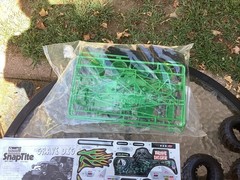 Revell Monogram 85-1901 Snaptite Grave Digger Monster Truck 1/25 Model Kit