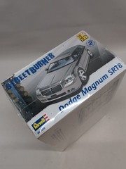 Revell 85-4059 Dodge Magnum SRT8 1/25 Model Kit Street Burner Factory Sealed