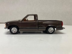 VINTAGE AMT 1/25 SCALE JUNKYARD 1980’S CHEVROLET PICKUP TRUCK JUNKYARD KIT