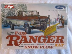 MOEBIUS MODELS FORD 1972 F-250 4X4 RANGER XLT WITH SNOW PLOW 1/25 SCALE MODEL