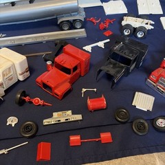 Monogram 1/32 Snap Tite Conventional Semi Trucks Trailers Lot Lots of Parts