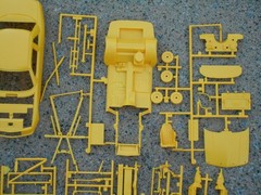 DONOR NASCAR 1989-1992 CHEVROLET LUMINA STOCK CAR KIT – YELLOW – 1/24 Scale