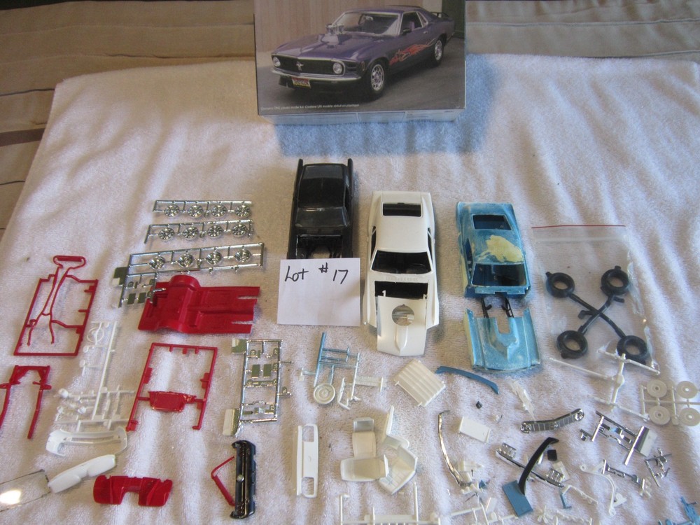 REVELL MUSTANG JUNKYARD PARTS LOT 1/24 LOT #17